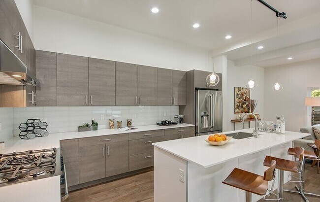 Building Photo - 3516 NE 87th St