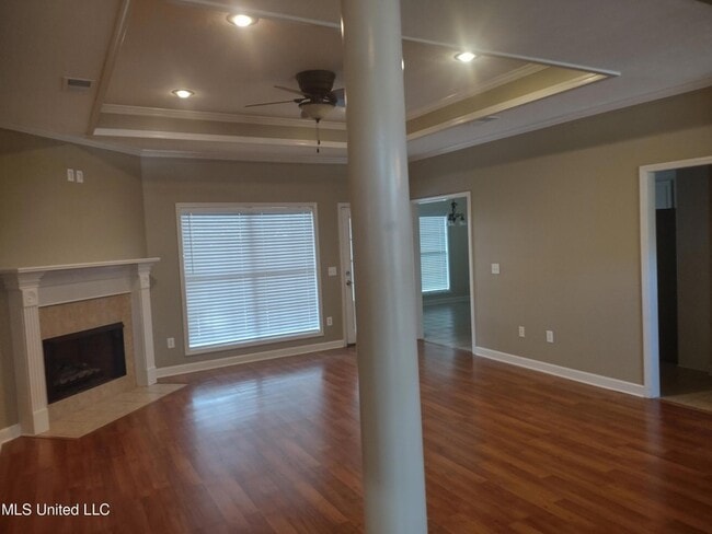 Building Photo - 902 Glen Cove