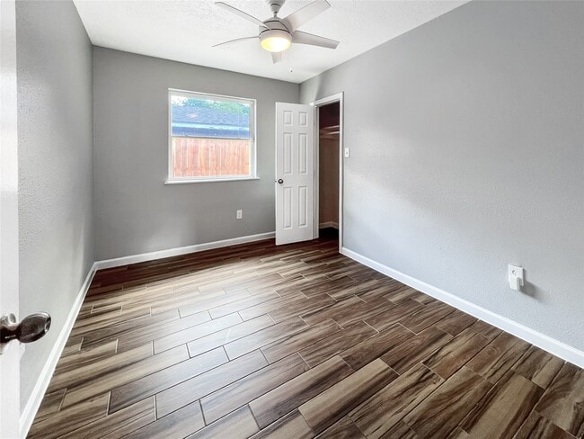 Building Photo - 6347 Limestone St