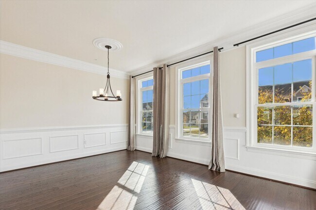 Building Photo - Available Now – Luxury 3 Bedroom, 2.5 Bath...