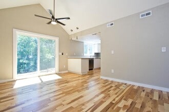 Building Photo - **Look & Lease Special**Bright 4BR Home Near CU Boulder + HOP Line-