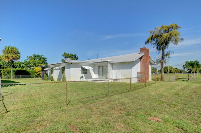 Building Photo - 6698 Belvedere Rd