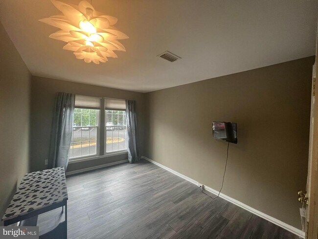 Building Photo - 8321 Green Heron Way