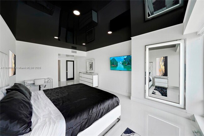 Building Photo - 4020 Galt Ocean Dr