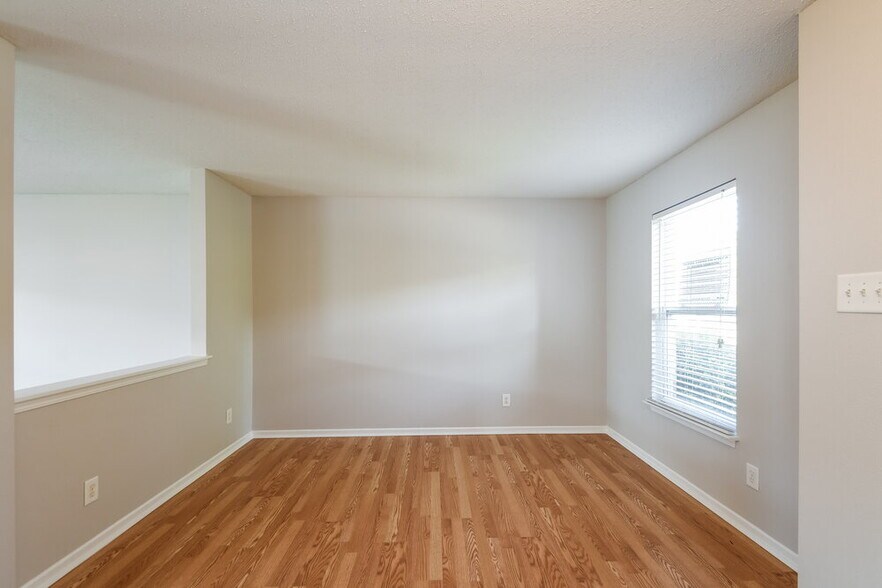 Building Photo - 10916 Firefly Ct