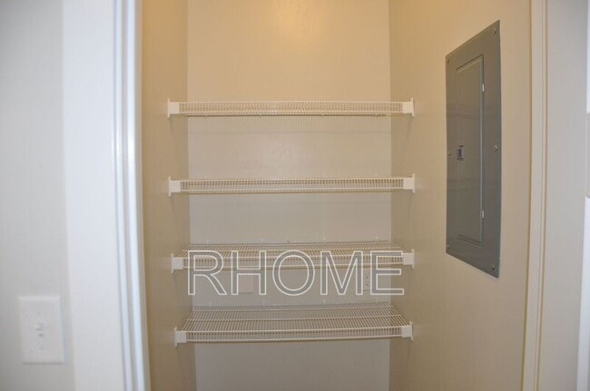 Building Photo - 4076 W 1530 N EE-301