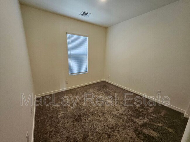 Building Photo - 4061 E Pony Ln