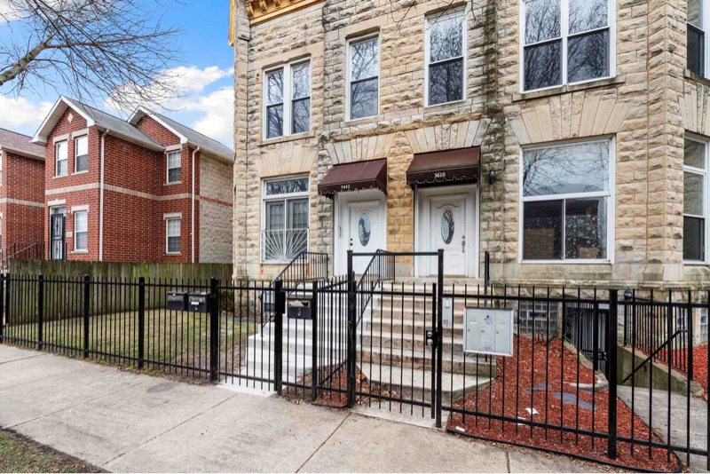 Building Photo - 3612 S Prairie Ave