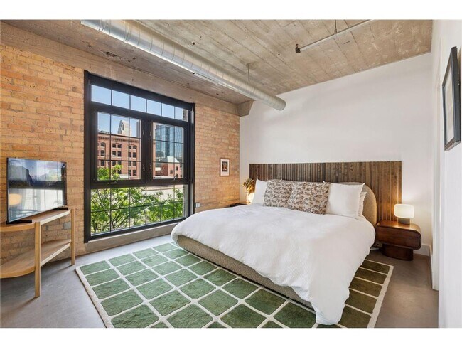 Building Photo - 525 N 3rd St