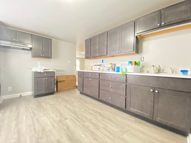 Building Photo - 4 Bed 1.5 Bath Home In Gary