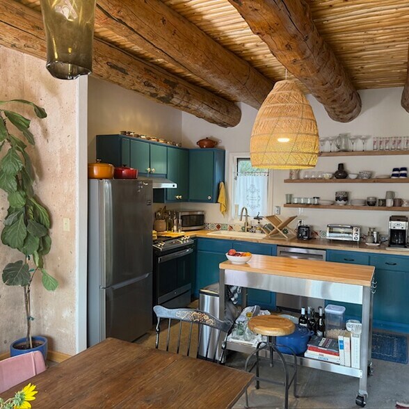 Building Photo - 105 Caminito Montano