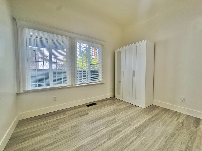 Building Photo - 3218 West St