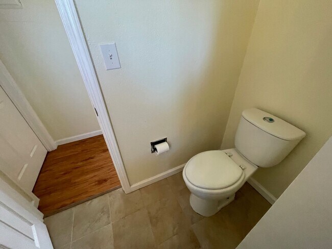 Building Photo - Unit 3