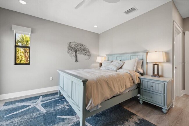 Building Photo - 12404 Capri Cir N