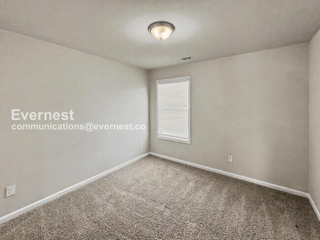 Building Photo - 322 Bertha Honey Stewart Dr