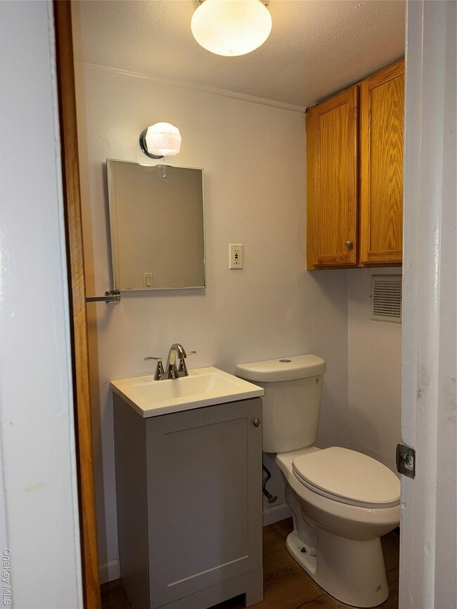 Building Photo - 198 Kings Ferry Rd