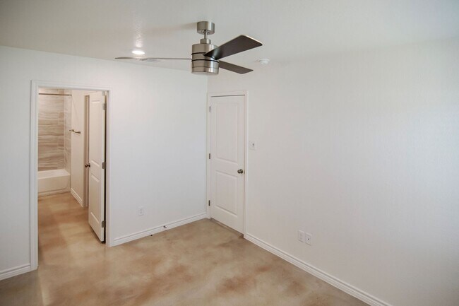 Building Photo - 1261 Lehmann Dr