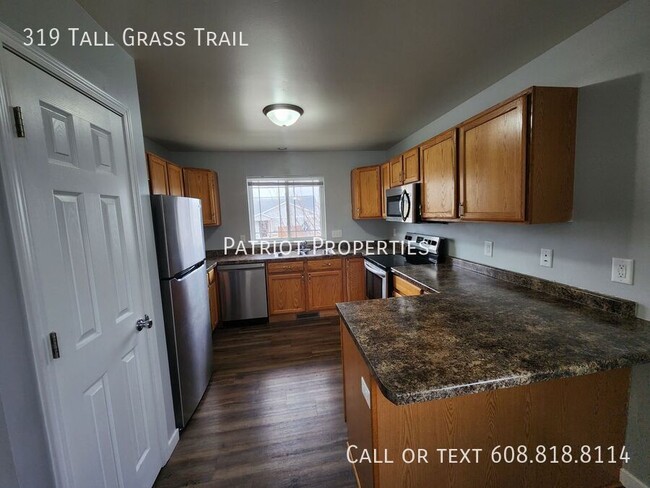 Building Photo - 4 bedroom/ 2 bath in Sun Prairie, WI