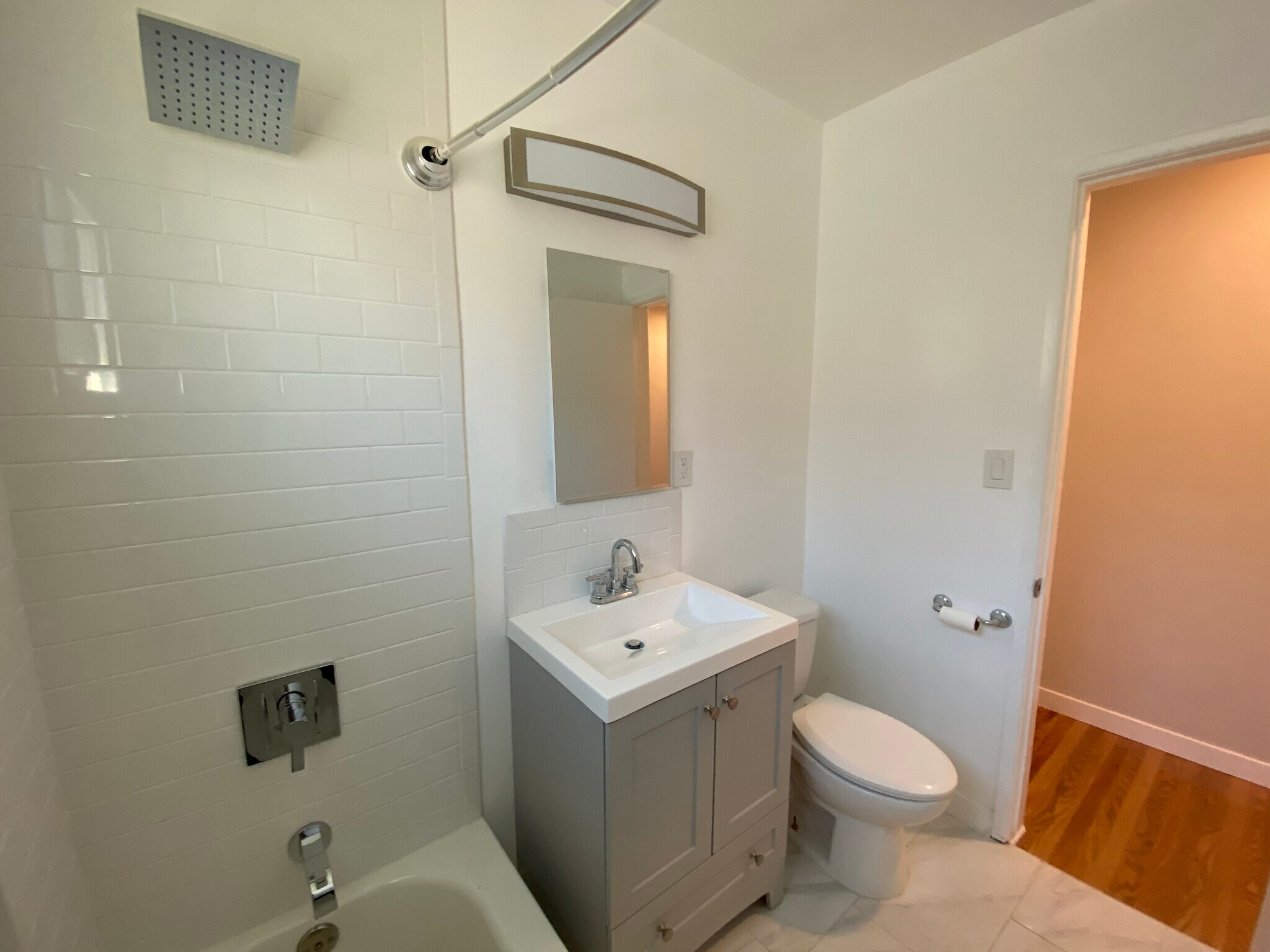 Building Photo - 12641 Vanowen St