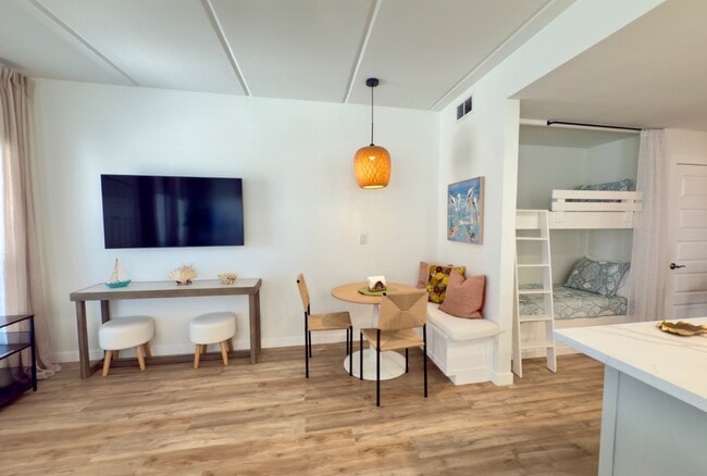 Building Photo - 6410 Padre Blvd