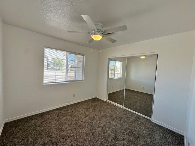 Building Photo - 6582 W Hershey Wy