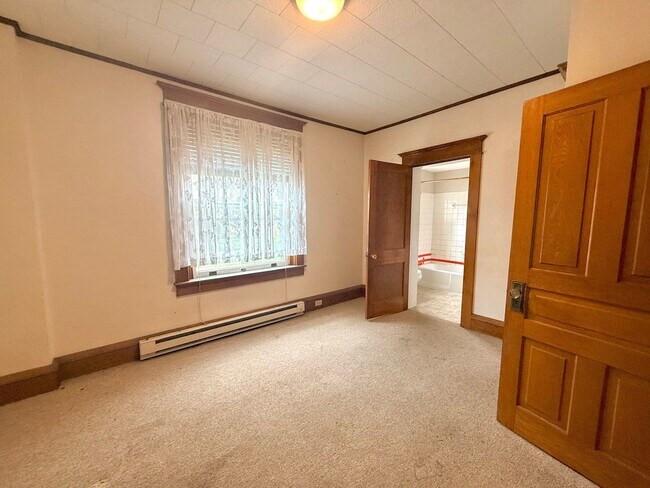 Building Photo - 441 Walnut St