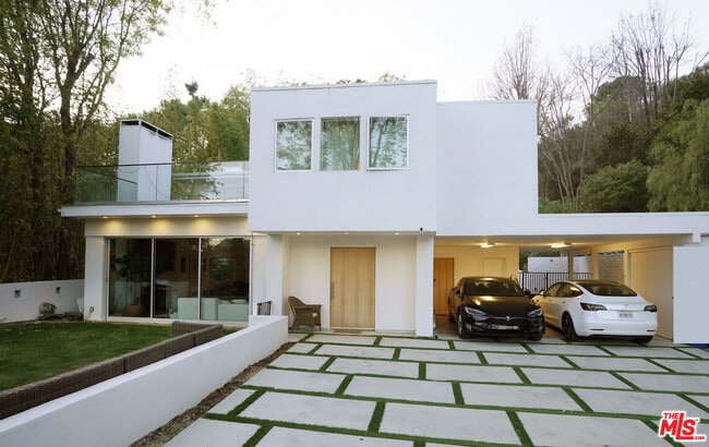 Building Photo - 2690 Zorada Dr
