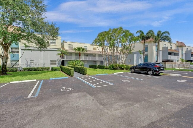 Building Photo - 4600 SW 67th Ave