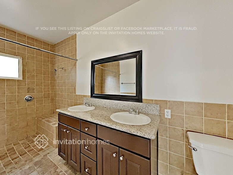 Building Photo - 8005 Quartz Ave