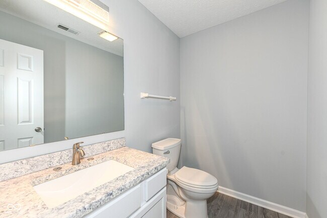 Building Photo - 510 Grand Woods Dr