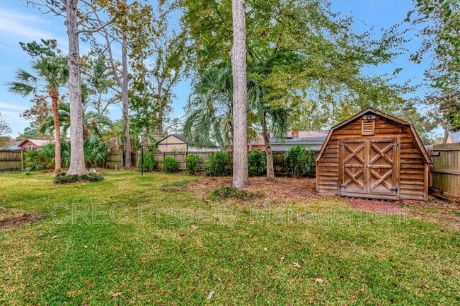 Building Photo - 700 Cluster Pines Rd