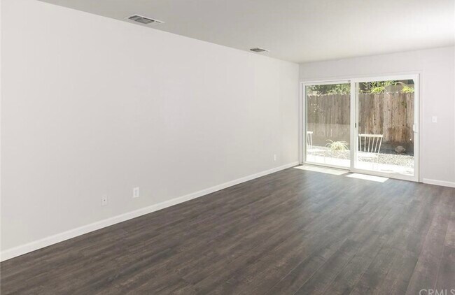 Building Photo - 1353 Nord Ave