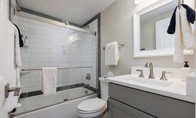 Building Photo - 290 Broken Lance Dr