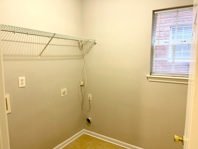 Building Photo - Welcome to this cozy and conveniently located 3-bedroom, 2.5-bathroom home in McDonough, GA.