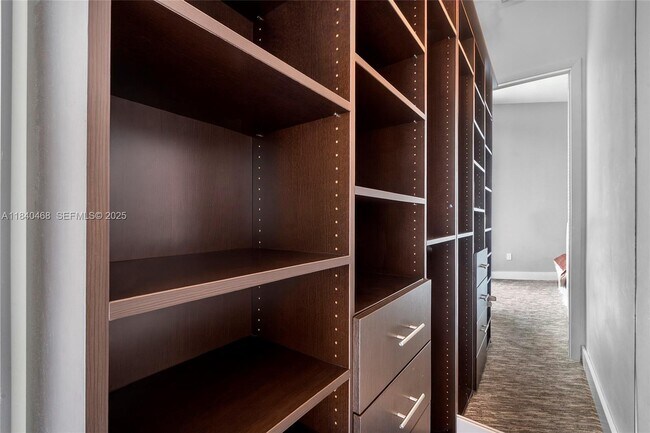 Building Photo - 16001 Collins Ave