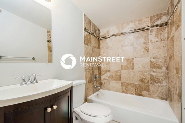 Building Photo - 3 Bedroom Pet-Friendly Home in TUCSON, AZ with Main Street Renewal