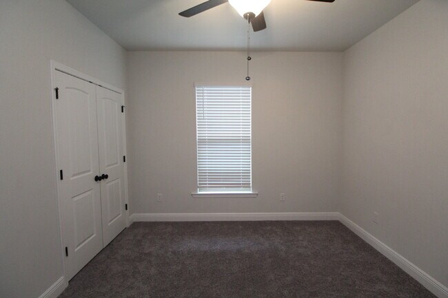 Building Photo - Sweetbarb Estates 3BR Home Near I-10 & Pine Forest Rd with Quartz Kitchen, LVP Flooring, 2-Car Ga...