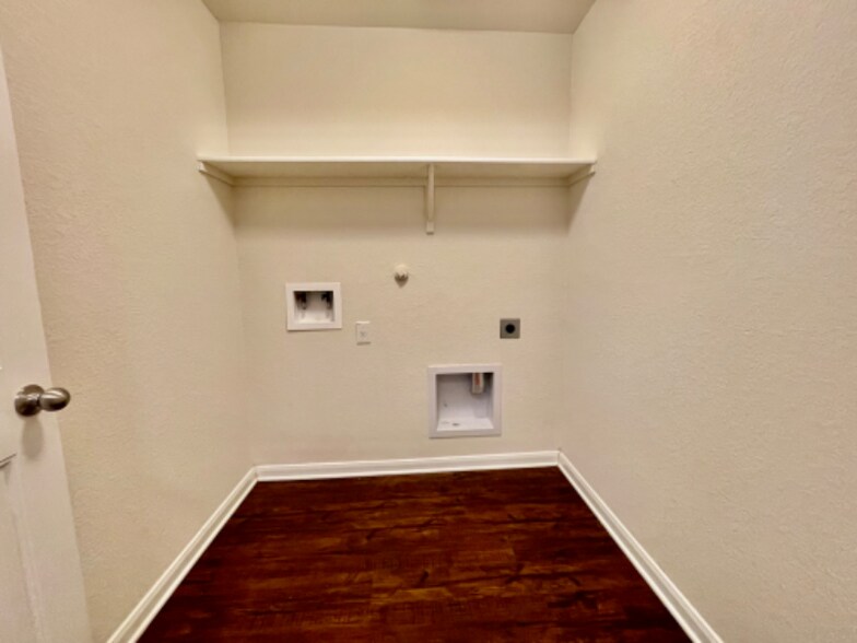 Building Photo - 2501 McCrae