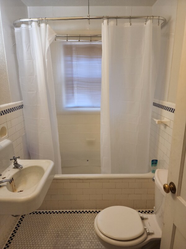 Building Photo - 1634 S College Ave