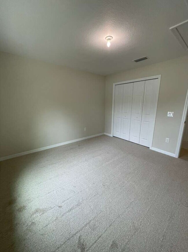 Building Photo - Beautiful brand-new construction 3-bedroom, 2-bathroom residence in Silver springs Shores!!