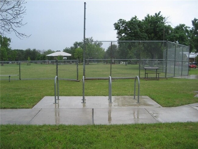 Building Photo - 4013 Burnet Rd
