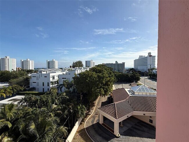 Building Photo - 3201 NE 14th Street Causeway