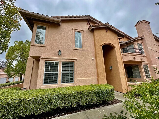 Building Photo - Corner Unit Two Story Townhome in the Beau...