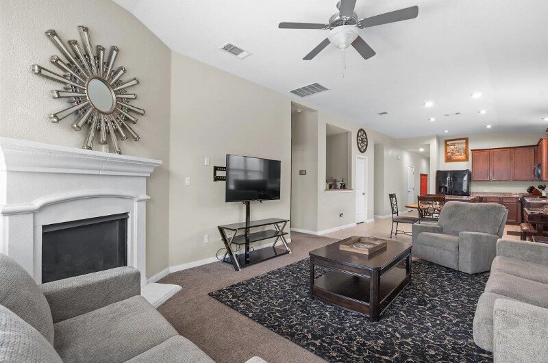 Building Photo - 1608 Torre St