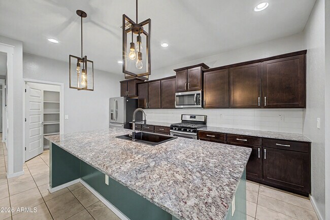 Building Photo - 1041 Glen Canyon Dr