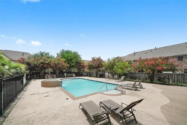 Building Photo - 7511 S Linpar Ct