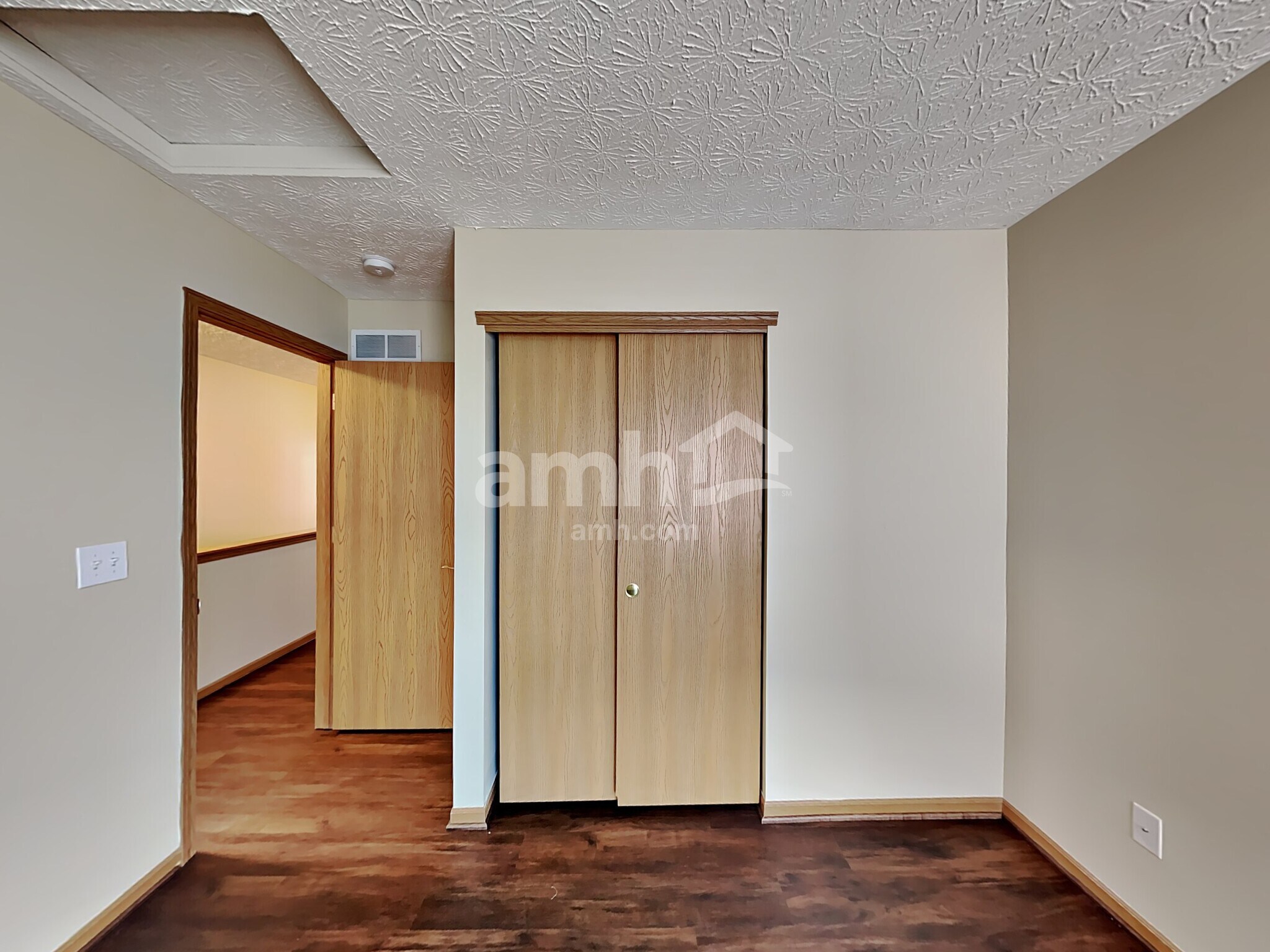 Building Photo - 2649 Cross Creek Ave