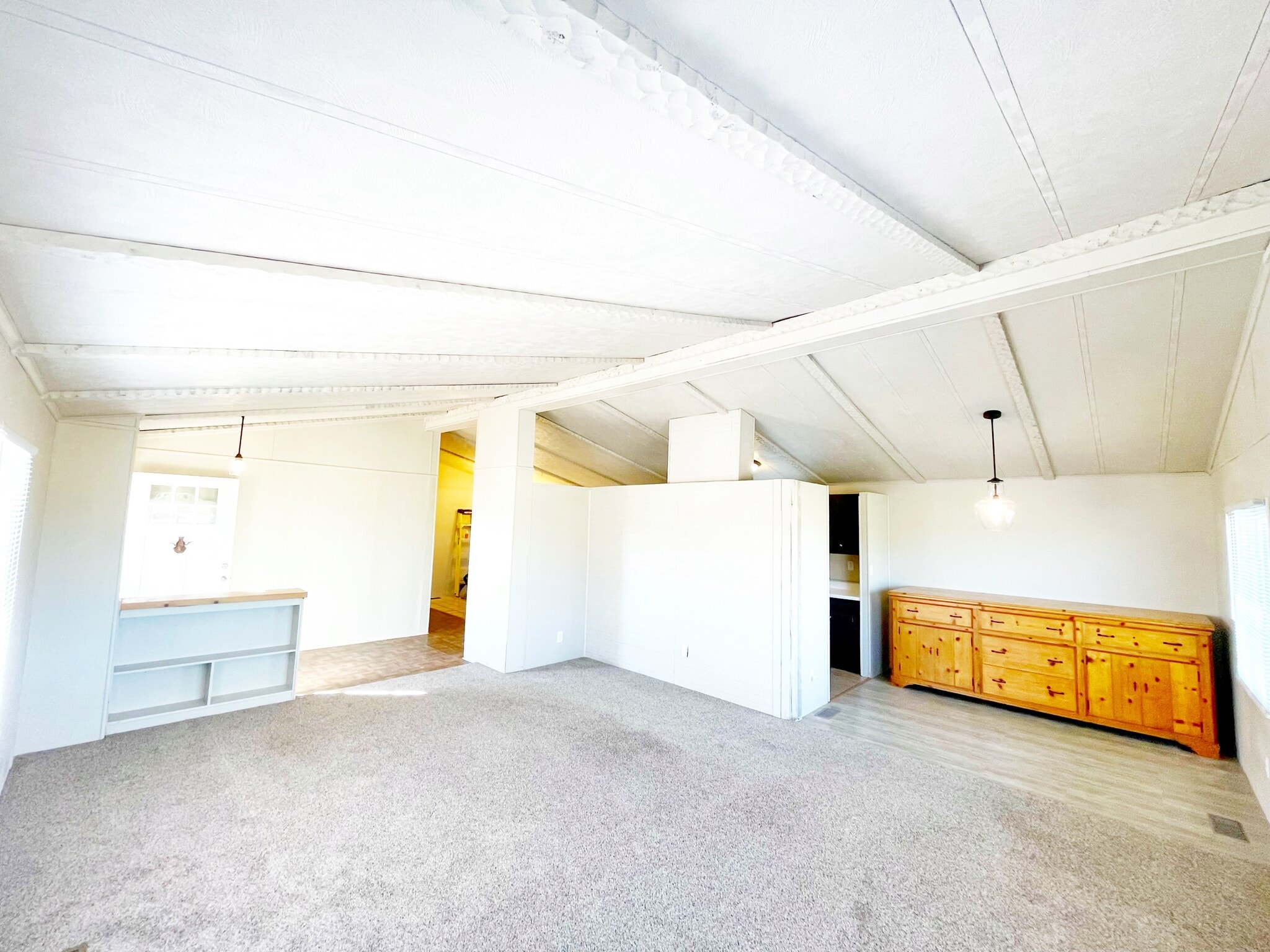 Vaulted Ceiling - 3512 Welchester Dr