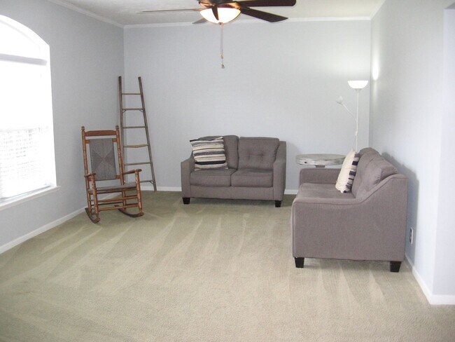 Building Photo - SMITHFIELD