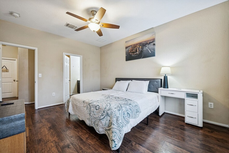 Building Photo - 3204 Ortman Dr